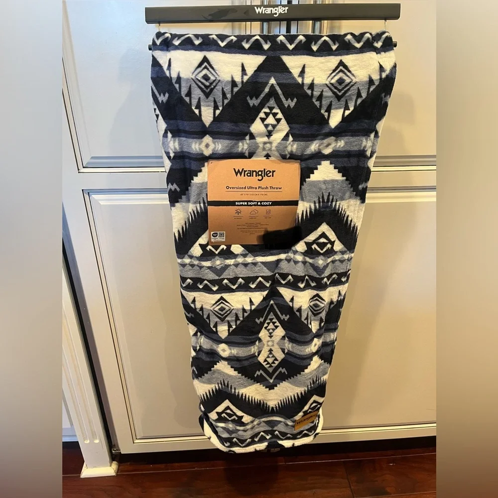 Wrangler Blue and White Plush Throw Blanket